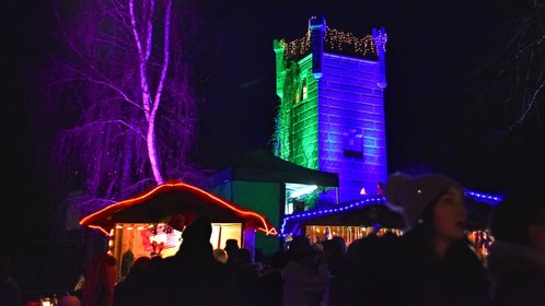 Christkindlmarkt bei der Festspielbühne am Ludwigsberg