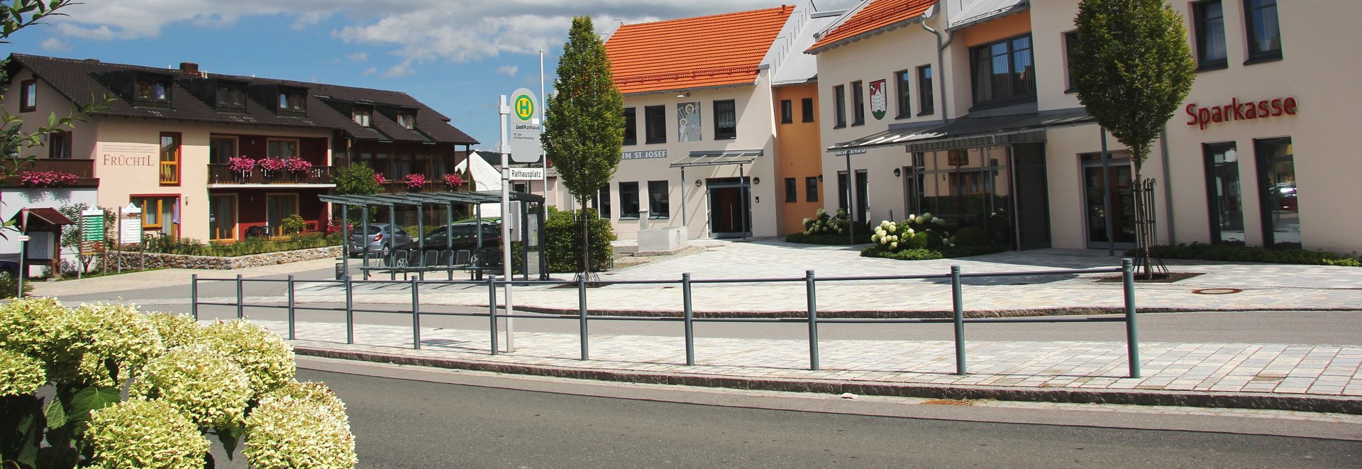 A - Z Rathaus in Zandt in der Dorfmitte