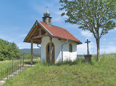 Blick auf die Meindl Kapelle in Grafenwiesen