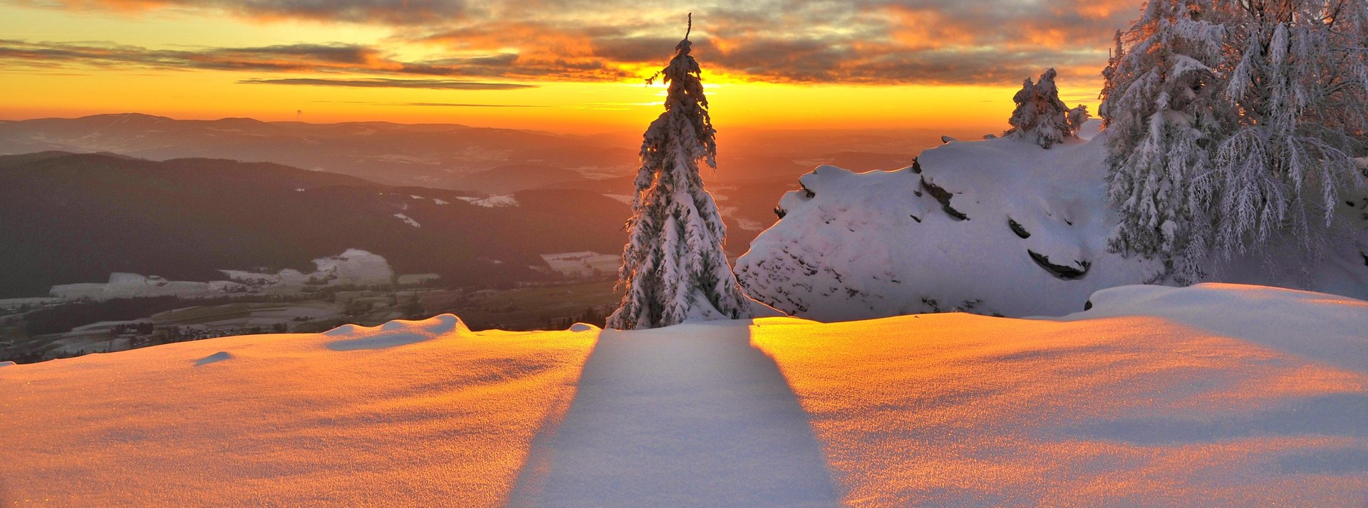 Sonnenuntergang im Winter am Kaitersberg