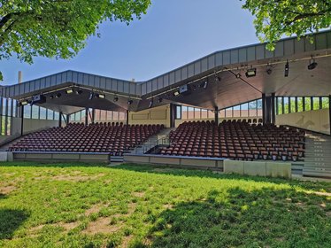 Ansicht des Zuschauerraums der Kultur- und Festspieltribüne