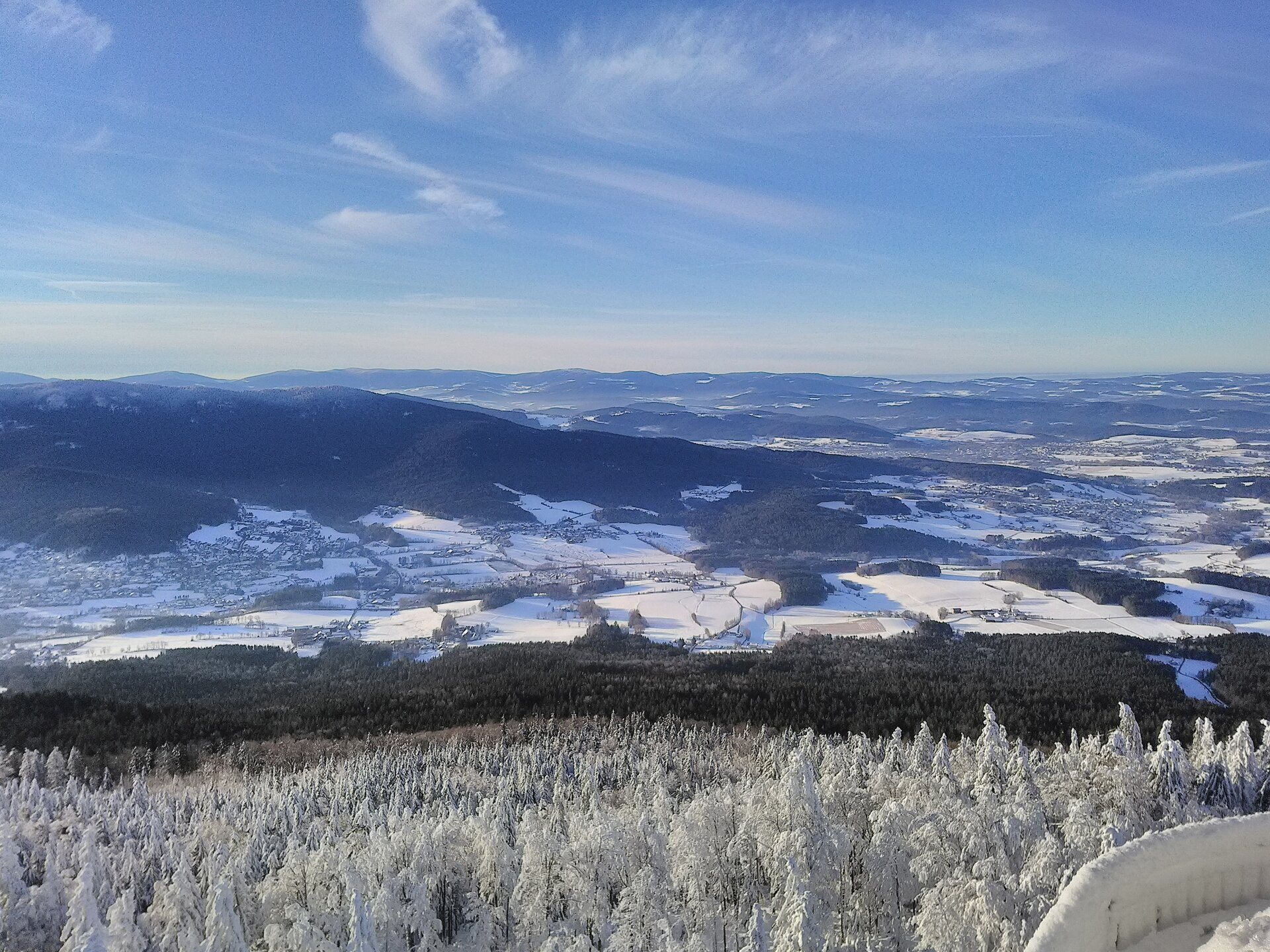 Hohenbogen Blick hinab ins Tal