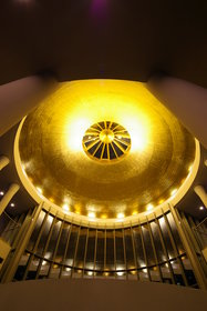 Blick auf die Goldkuppel im Foyer der Spielbank Bad Kötzting