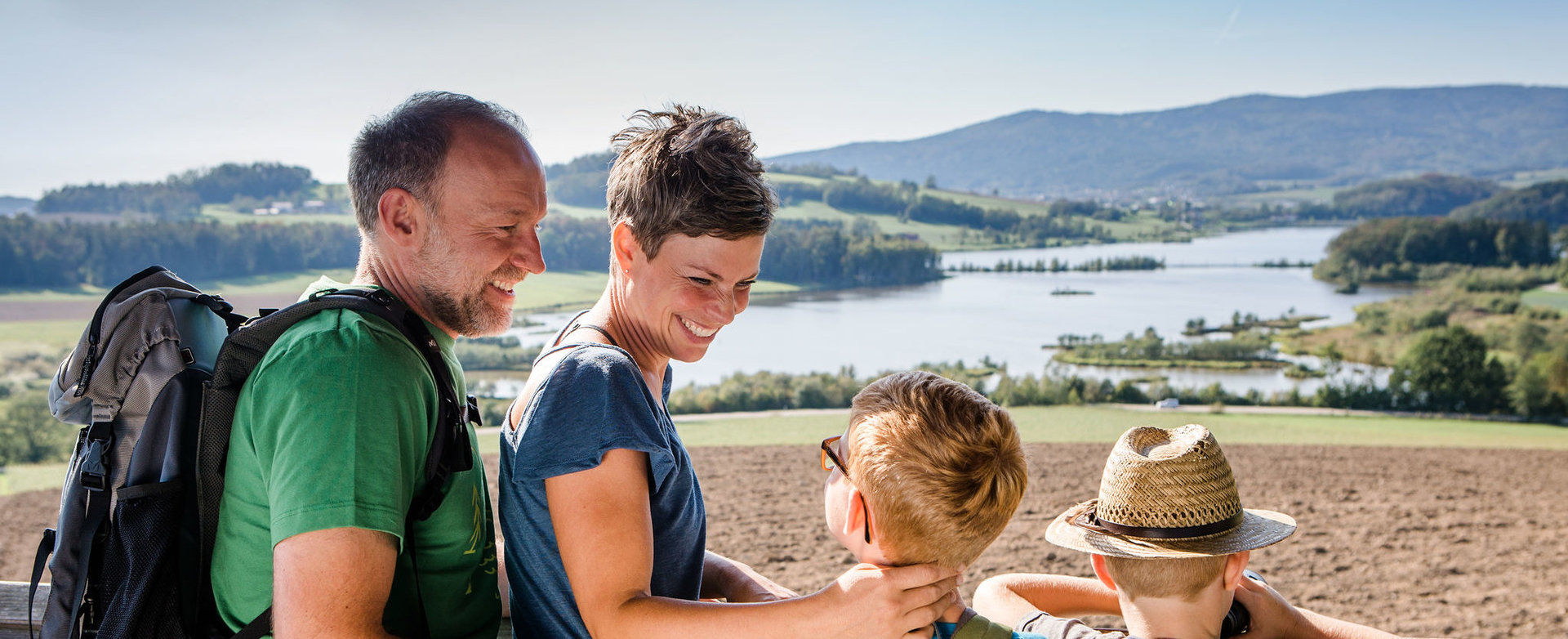 Familie genießt den Urlaub im Naturerlebnisland Hohenbogenwinkel