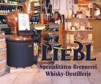 Blick in den Verkaufsraum der Spezialitäten-Brennerei & Whisky Destillerie Liebl
