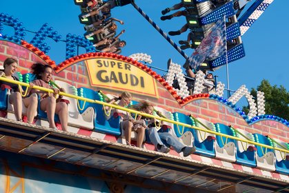 Blick auf das Fahrgeschäft Super Gaudi am Festplatz in Bad Kötzting